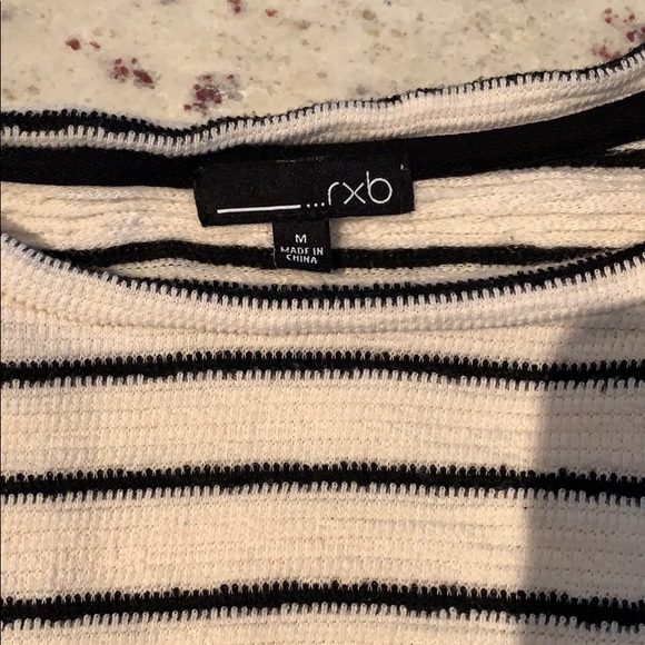 Cream and black sweater - Picture 3 of 3